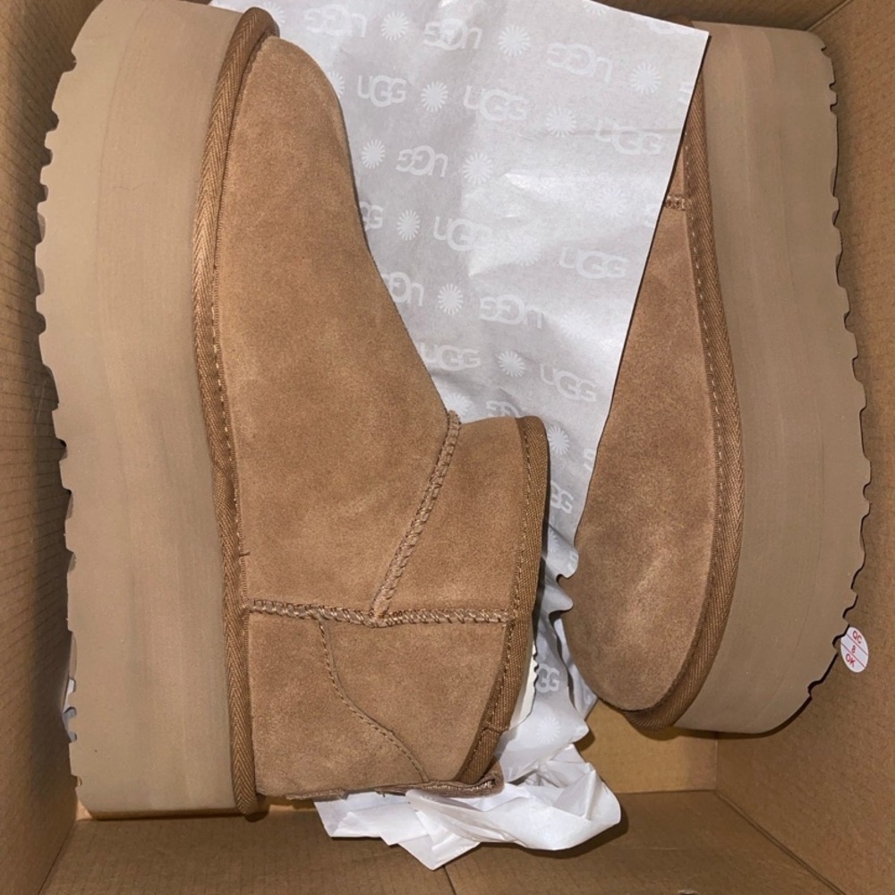 UGG CLASSIC ULTRA MINI PLATFORM